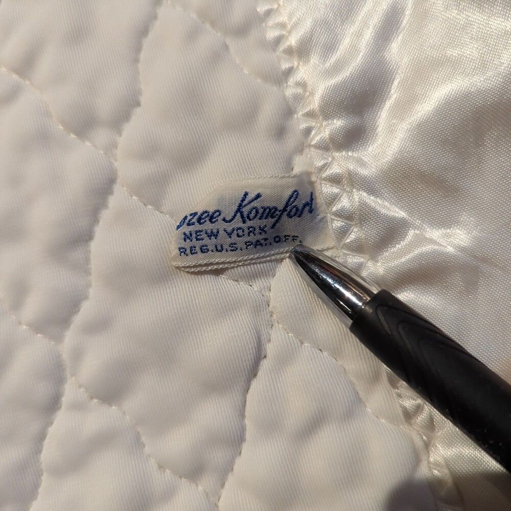 Vintage Kozee Komfort Quilted Baby Blanket White Satin Trim Crib Bedding - Picture 5 of 7